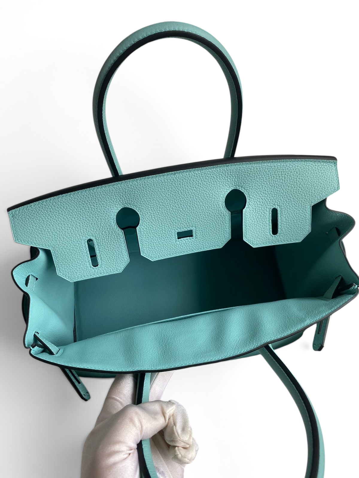 SWORD LUXURY marka turkuaz renkli Togo deri Hermès Birkin 30 çanta, kutu içerisinde üstten görünüm.