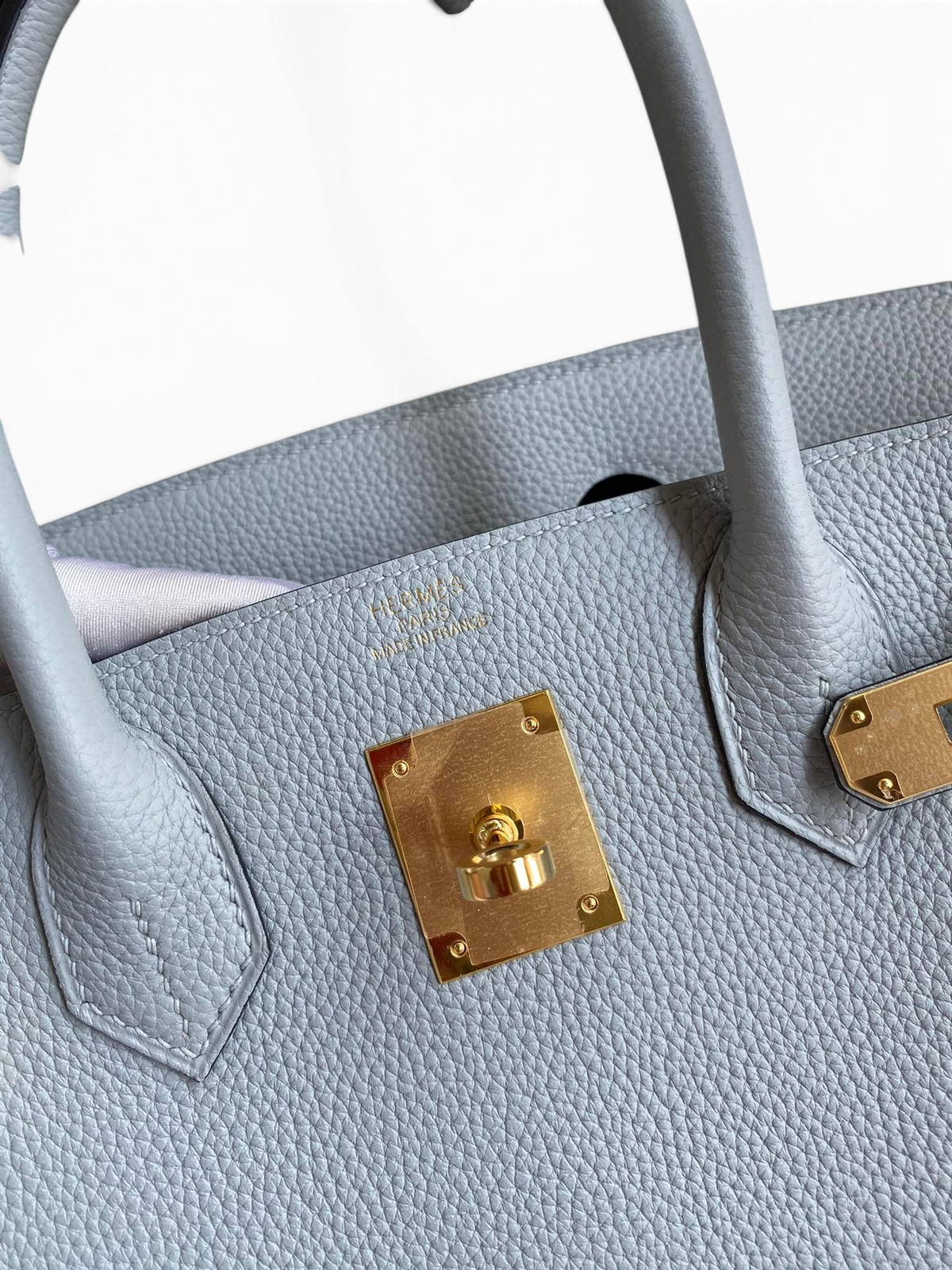 SWORD LUXURY gri renkli Togo deri Hermès Birkin 30 çanta, altın tonlu metal detaylar ve ikonik kilit mekanizması.
