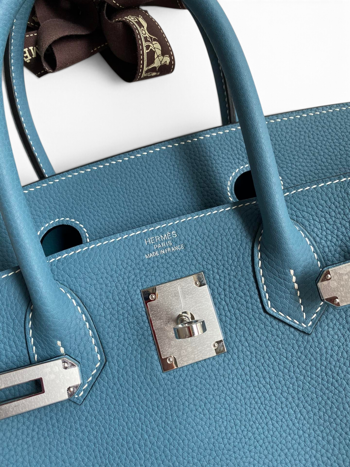 SWORD LUXURY mavi Togo deri Hermès Birkin 30 çanta, gümüş donanım ve ikonik dikiş detayları ile.