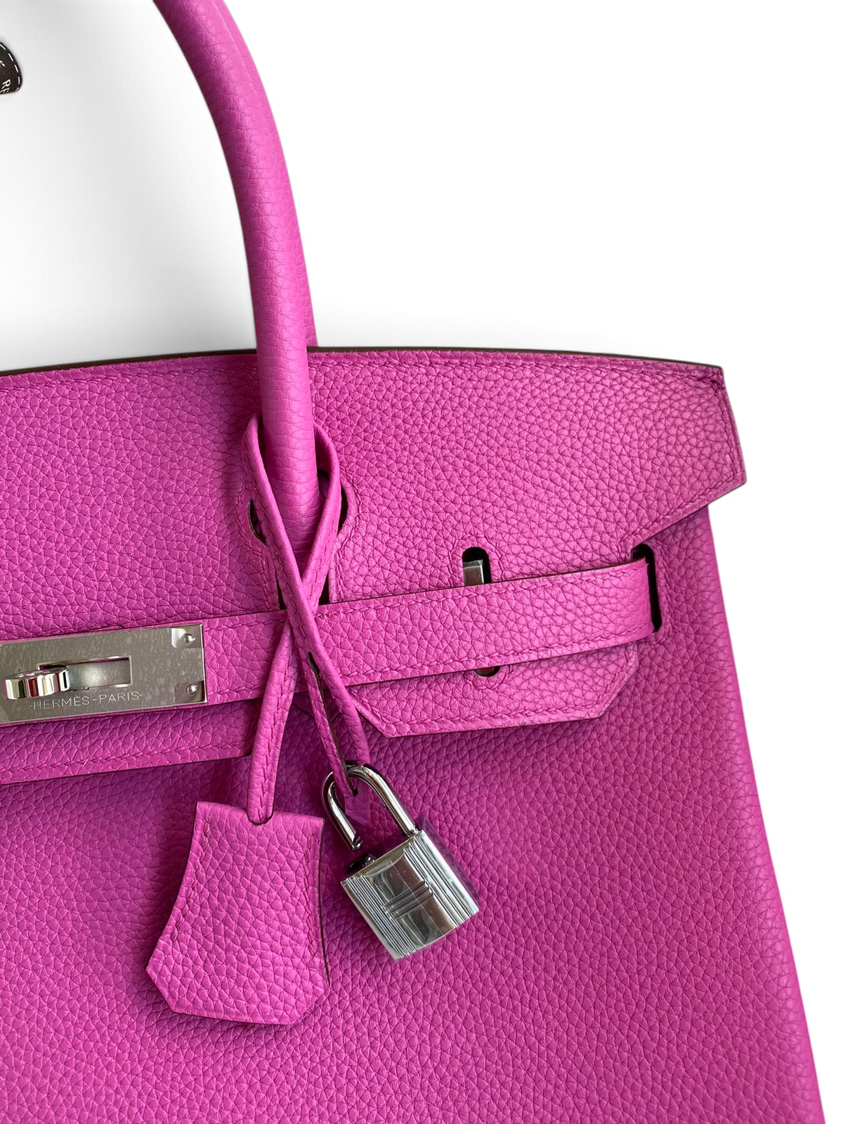 SWORD LUXURY marka, gümüş donanımlı ve kilit detaylı, canlı pembe Togo deri Hermès Birkin 30 çanta.