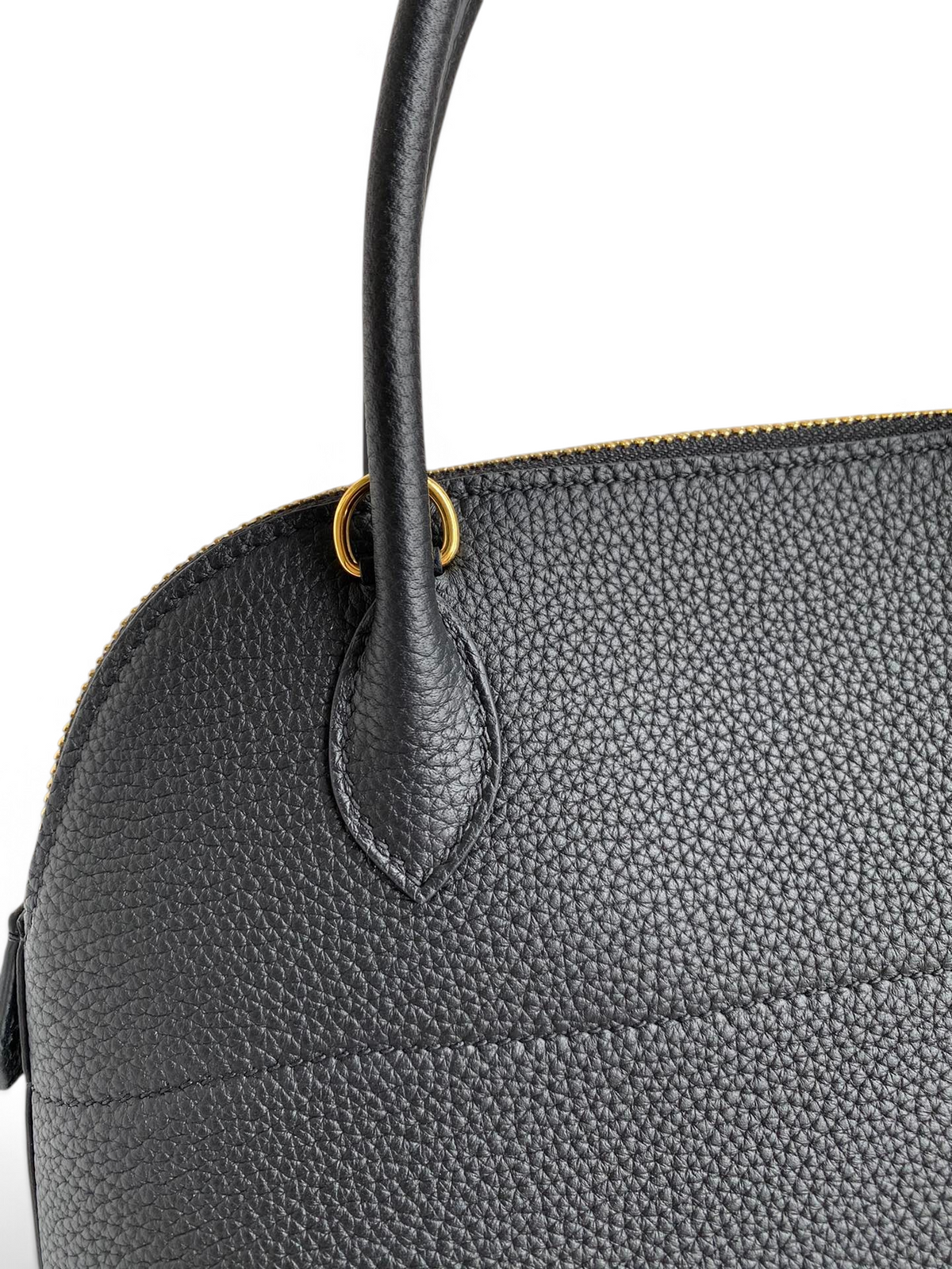 SWORD LUXURY siyah Togo deri Hermès Bolide 27cm çanta, altın tonlu donanım ve zarif dikiş detayları ile.