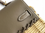 Kelly Picnic Bag 20 cm — Elephant Gray / Gold Hardware image 7
