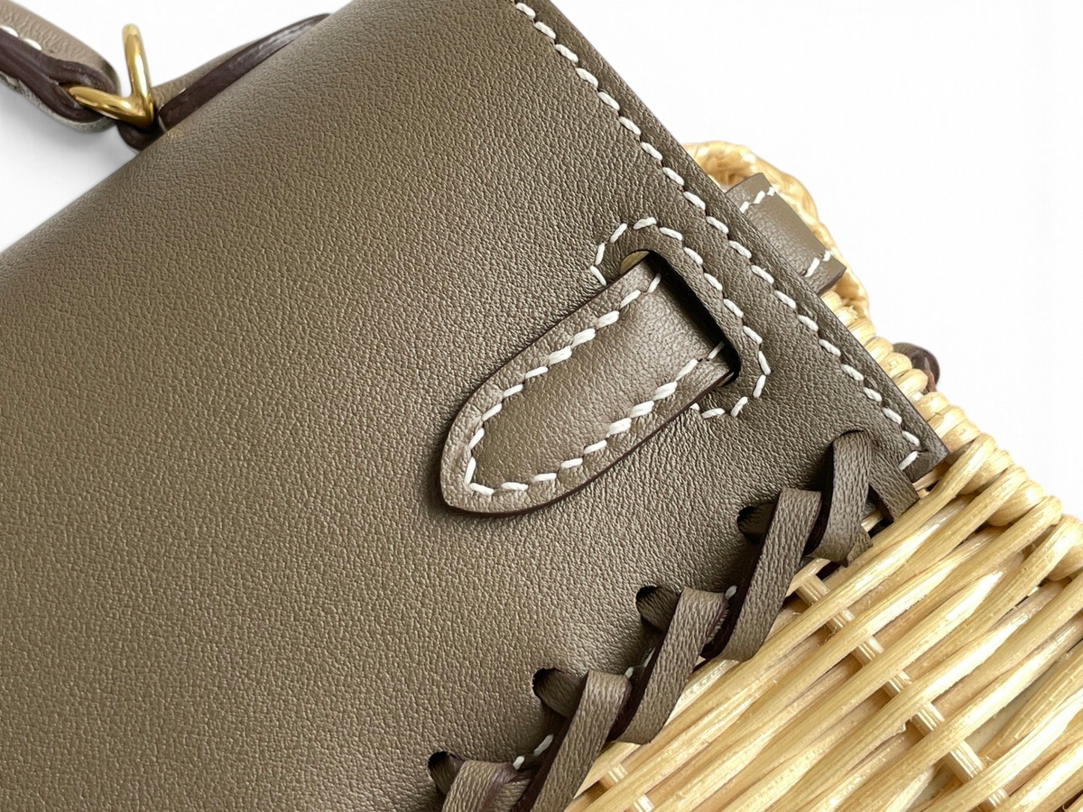 Kelly Picnic Bag 20 cm — Elephant Gray / Gold Hardware image 7