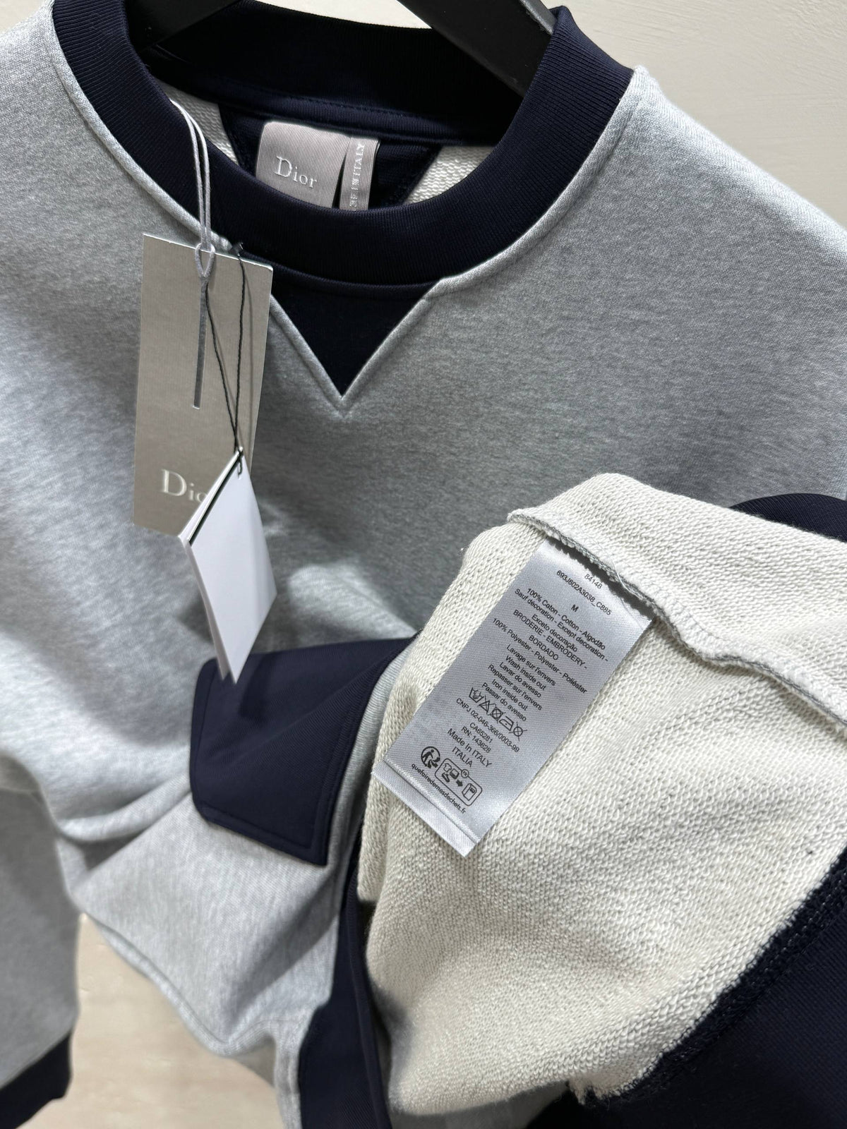 Cotton jersey and care label detail