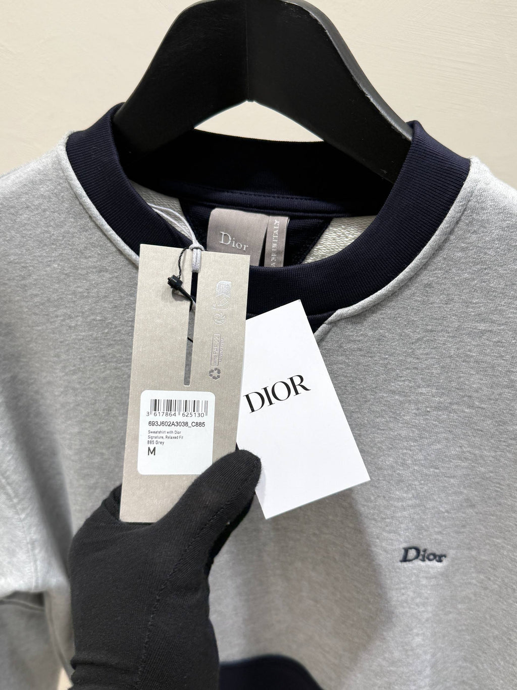 Product hangtag and neckline detail