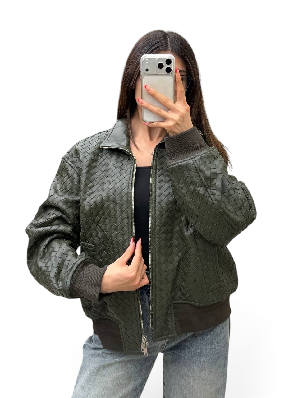 SWORD LUXURY travertine rengi, fermuarlı, örgü detaylı süet blouson ceket giyen bir kadın.