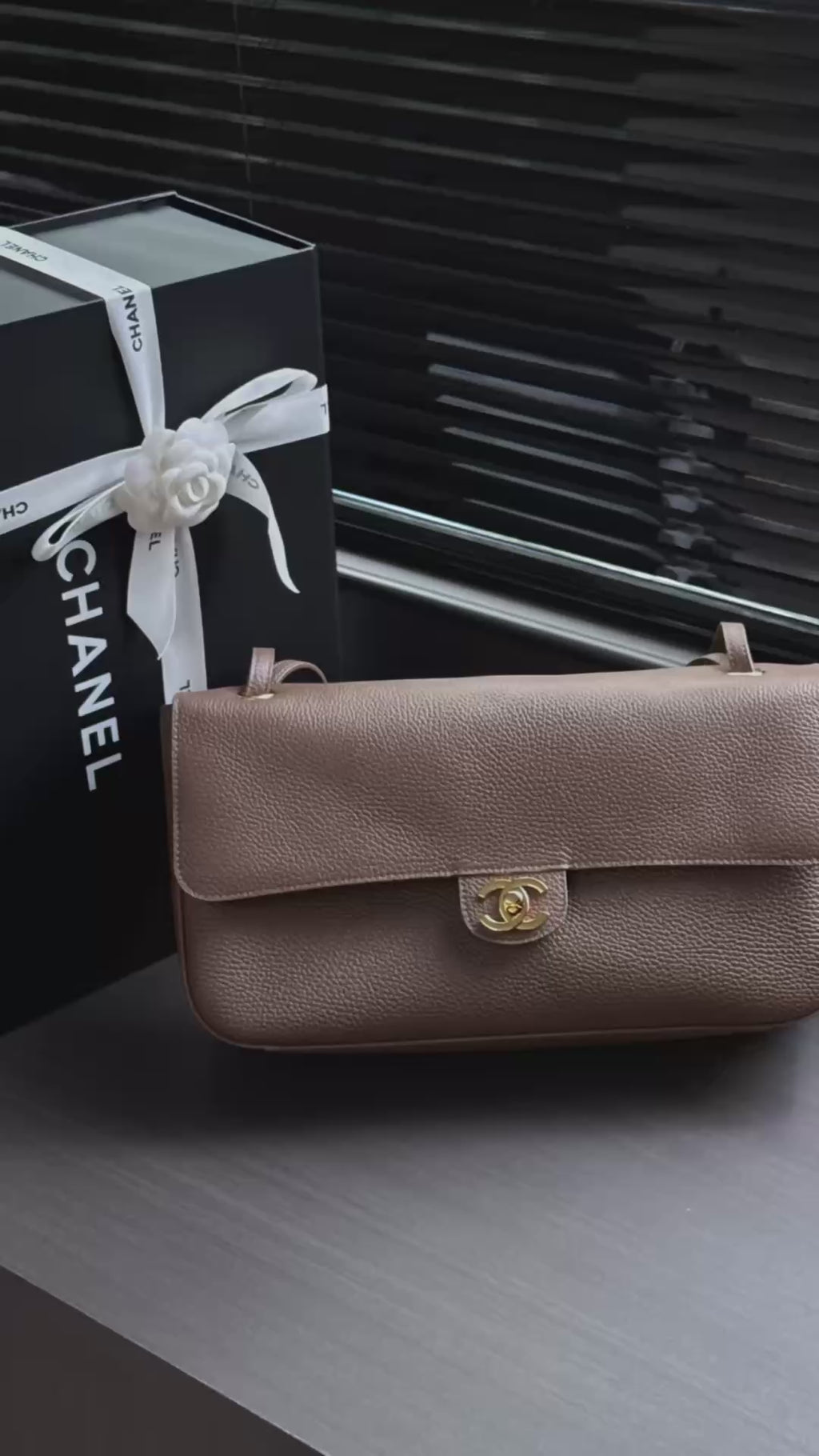 Grained Leather Maxi Flap Shoulder Bag 32cm