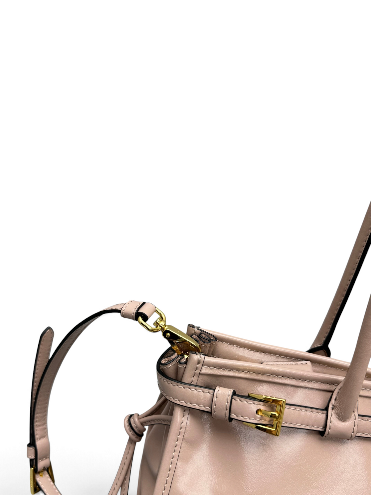 Bonnie Medium pink bag strap detail